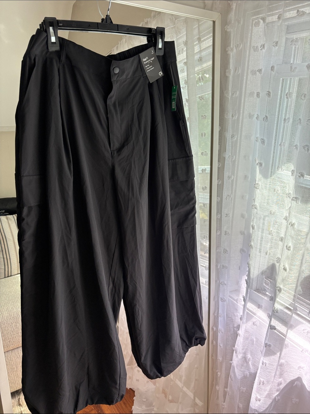 NWT GAP Black Runaround Jogger